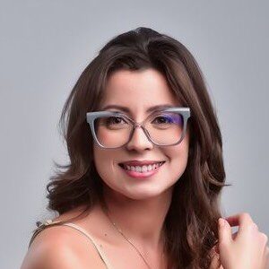 Priscila Bezerra — substitua pela foto real
